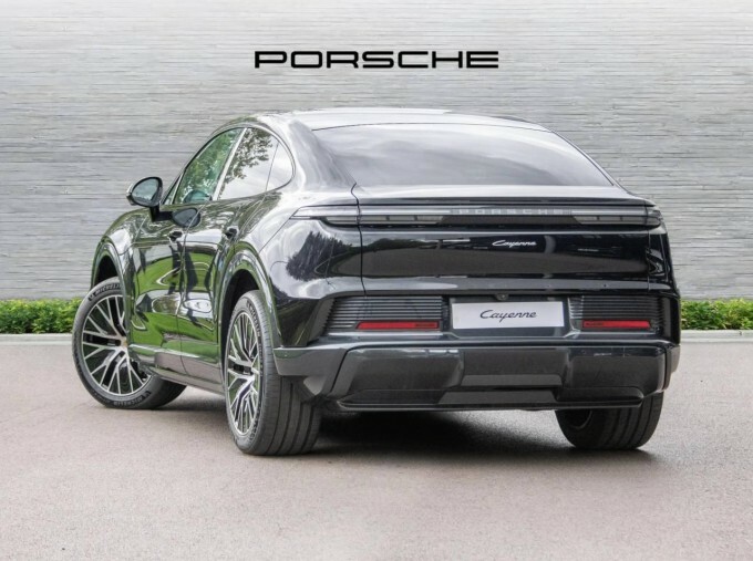 Porsche Cayenne 113Kwh Coupe 4Wd 5-Door Black #3