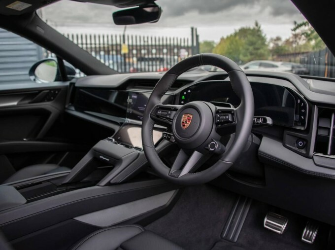 Porsche Cayenne 113Kwh Coupe 4Wd 5-Door Black #4