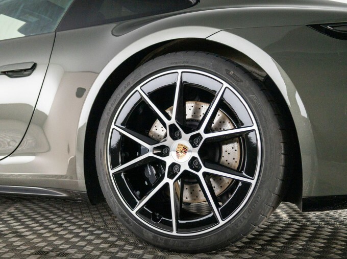 Porsche 911 T-hybrid 992 Carrera Gts Pdk Euro 6 2-Door Green #6