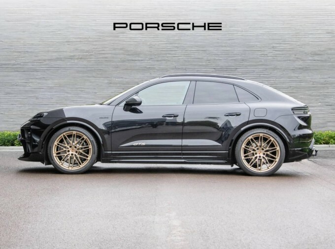 Porsche Macan 100Kwh Gts 4Wd 5-Door Black #2