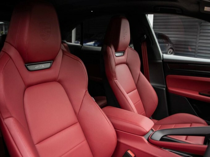 Porsche Macan 100Kwh Gts 4Wd 5-Door Black #5