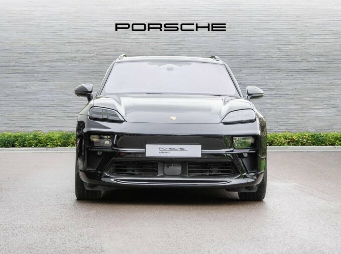 Porsche Macan 100Kwh Gts 4Wd 5-Door Black #6