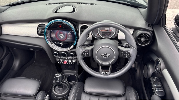 Mini Convertible Cooper Exclusive Steptronic Euro 6 2-Door Black #5