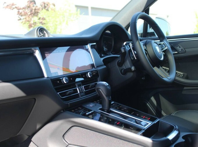 Porsche Macan Macan Suv White #3