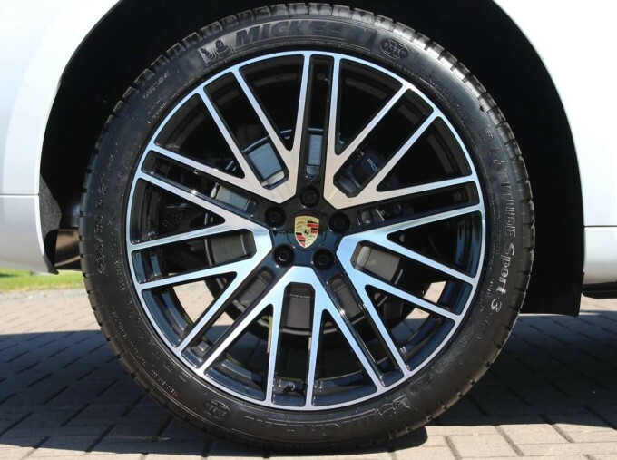 Porsche Macan Macan Suv White #6