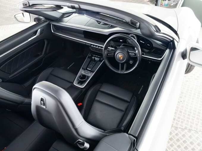 Porsche 911 Gts T-hybrid Pdk NU75RKK Red #67