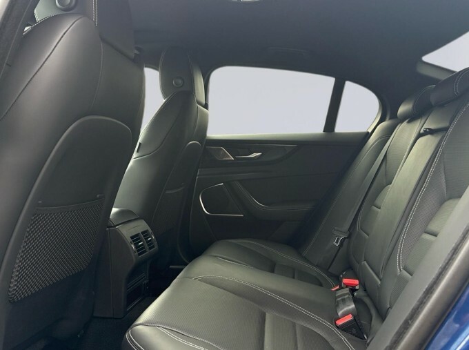 Jaguar XE 2.0 P300i R-dynamic Hse Euro 6 4-Door Blue #4