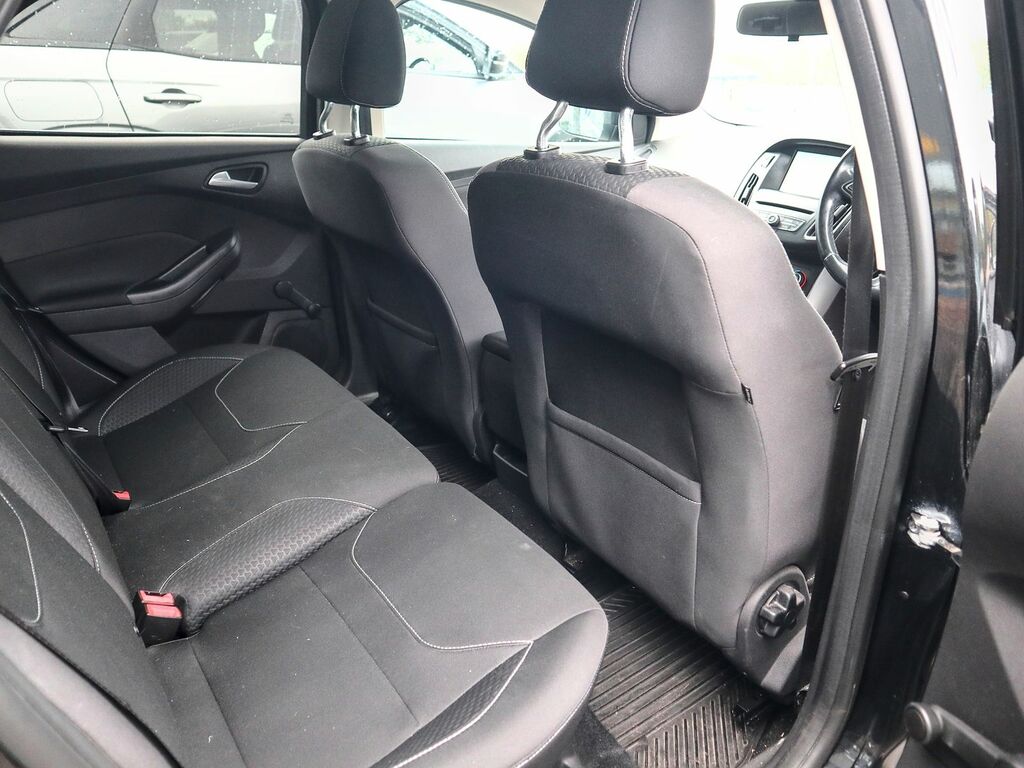 Ford Focus 1.0 Zetec Ecoboost Black #4