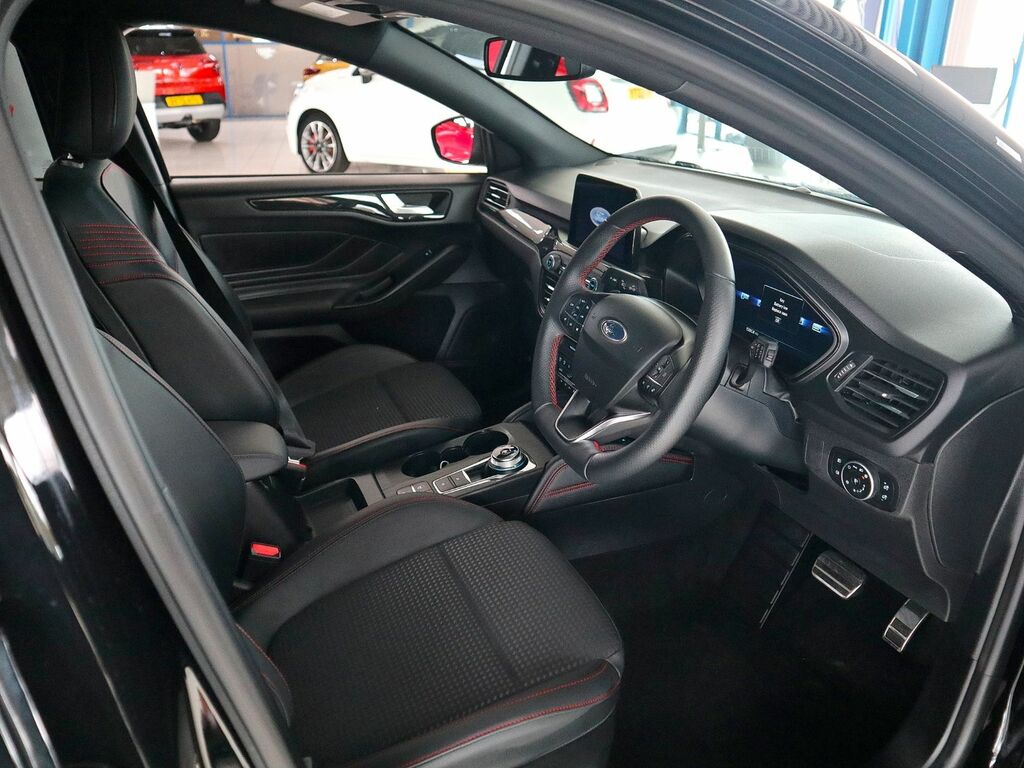 Ford Focus 1.5 St-line X Ecoblue Black #3