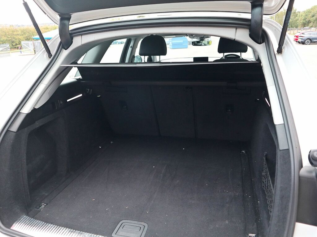 Audi A4 Avant Avant Se Ultra Tdi White #5