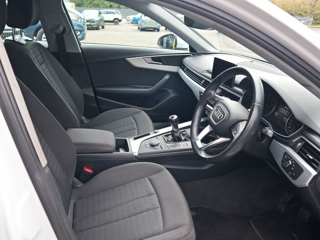 Audi A4 Avant Avant Se Ultra Tdi White #3