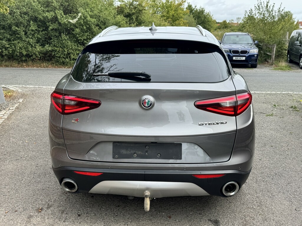 Alfa Romeo Stelvio Suv 2.2 Stelvio E6b 2.2 Turbo 210Hp Awd Spe Grey #5