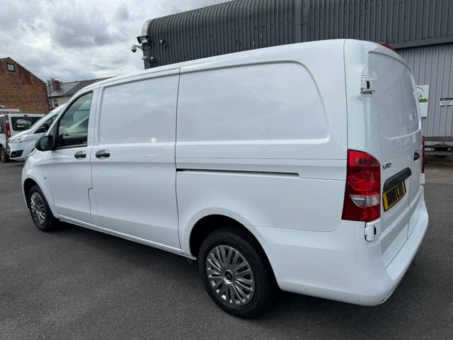Mercedes-Benz Vito 2.0 114 Cdi Progressive White #2