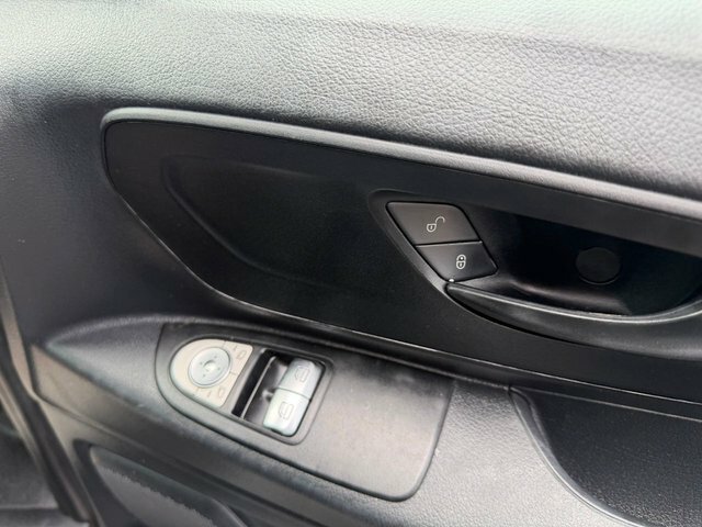 Mercedes-Benz Vito 2L Select Black #11