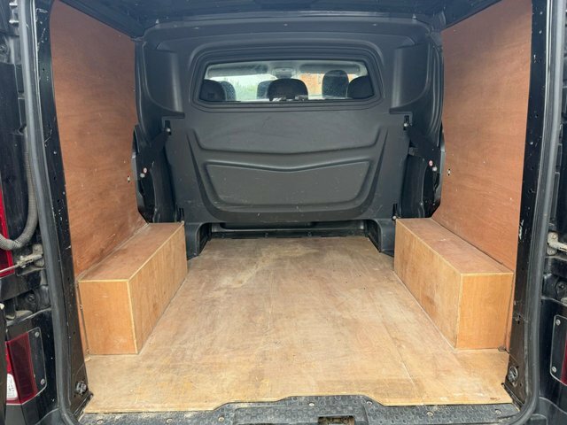 Renault Trafic 1.6 Business Ready White #12