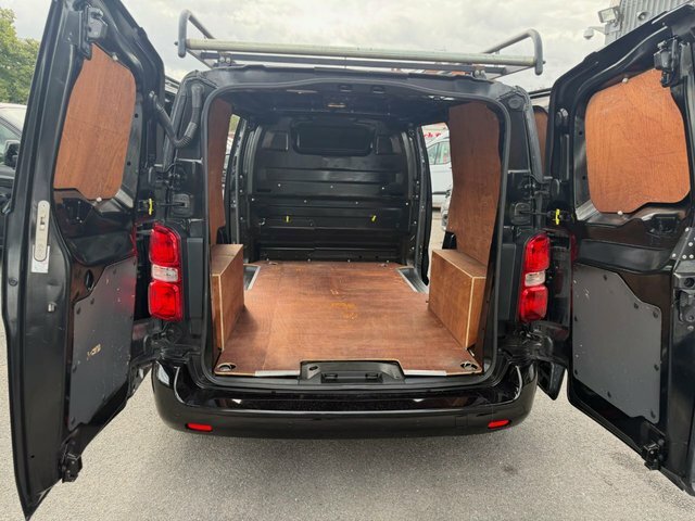 Vauxhall Vivaro Mpv Silver #18