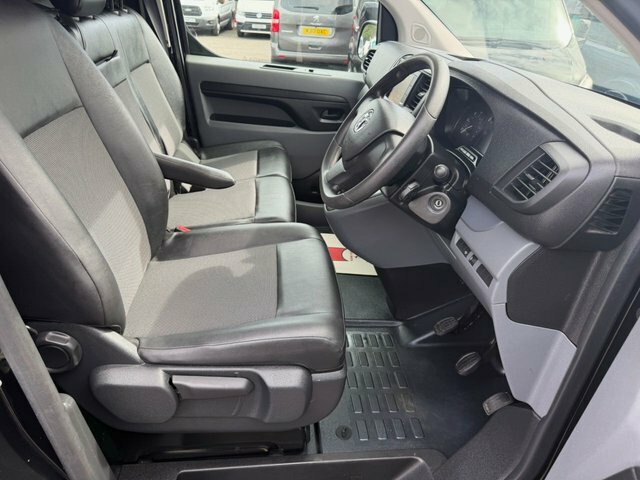 Vauxhall Vivaro Mpv Silver #26