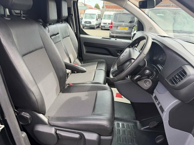 Vauxhall Vivaro Mpv Silver #25