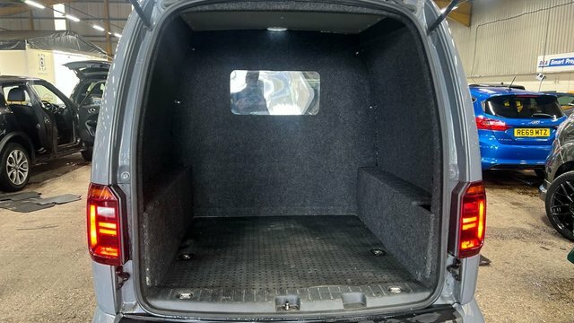 Volkswagen Caddy Maxi 2.0 Tdi 122Ps Commerce Pro Van Dsg Tech Pack Grey #11
