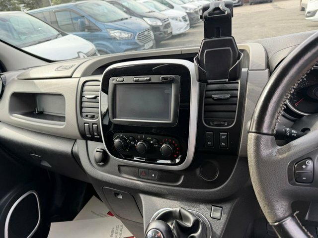 Renault Trafic 1.6 Ll29 Business Plus White #16