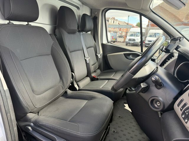 Renault Trafic 1.6 Dci Energy 29 White #19