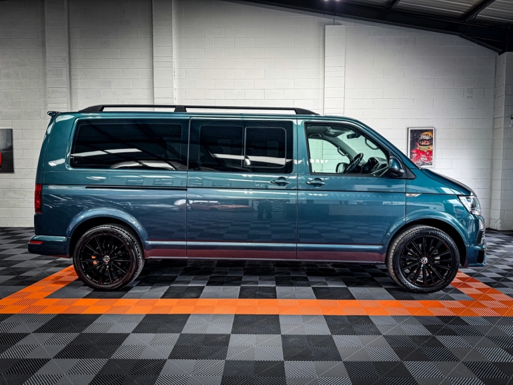 Volkswagen Transporter Minibus Green #6