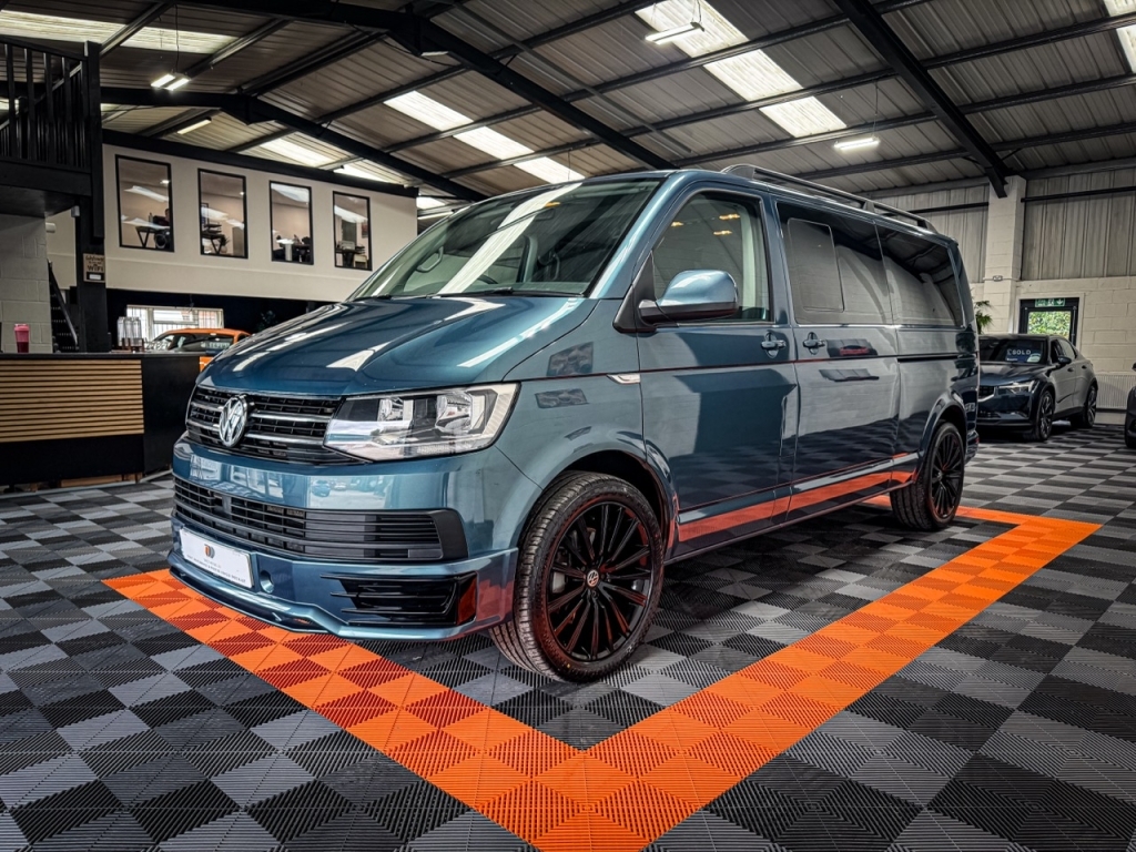 Volkswagen Transporter Minibus Green
