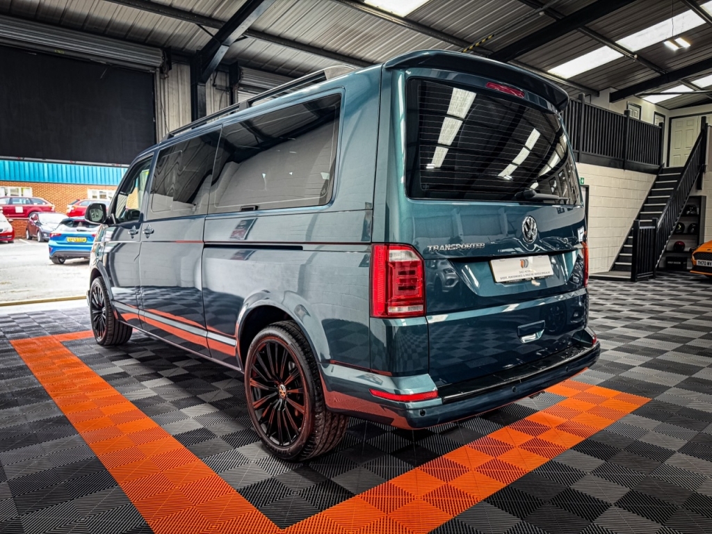 Volkswagen Transporter Minibus Green #3