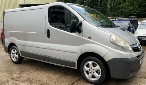 Vauxhall Vivaro 2.0 2700 Cdti Silver #4