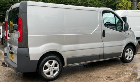 Vauxhall Vivaro 2.0 2700 Cdti Silver #6