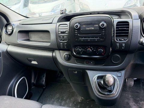 Vauxhall Vivaro Mpv Silver #29