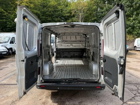 Vauxhall Vivaro Mpv Silver #36