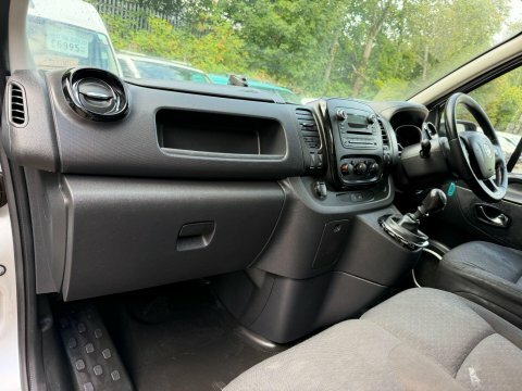 Vauxhall Vivaro Mpv Silver #30