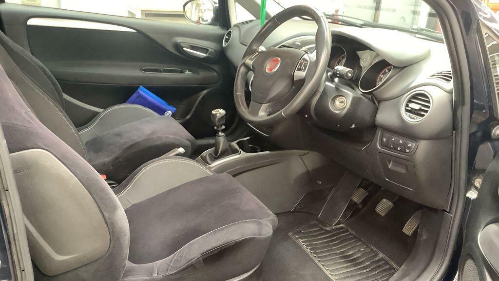 Fiat Punto Pop White #11