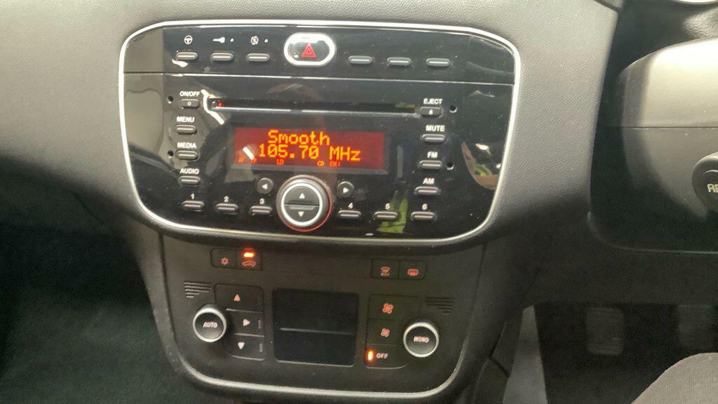 Fiat Punto Pop White #13