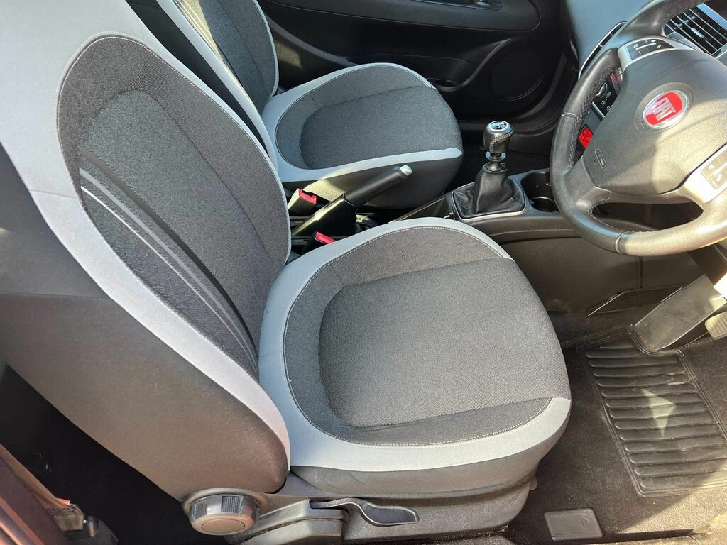 Fiat Punto Hatchback White #29