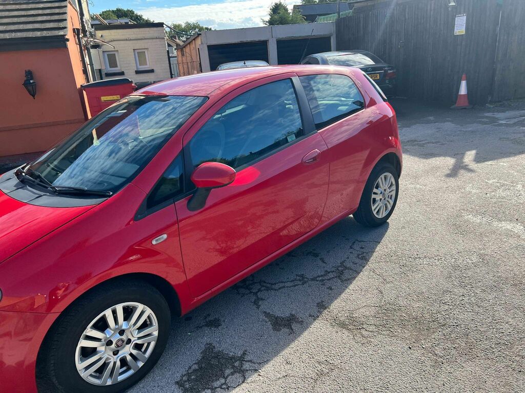 Fiat Punto Hatchback White #10