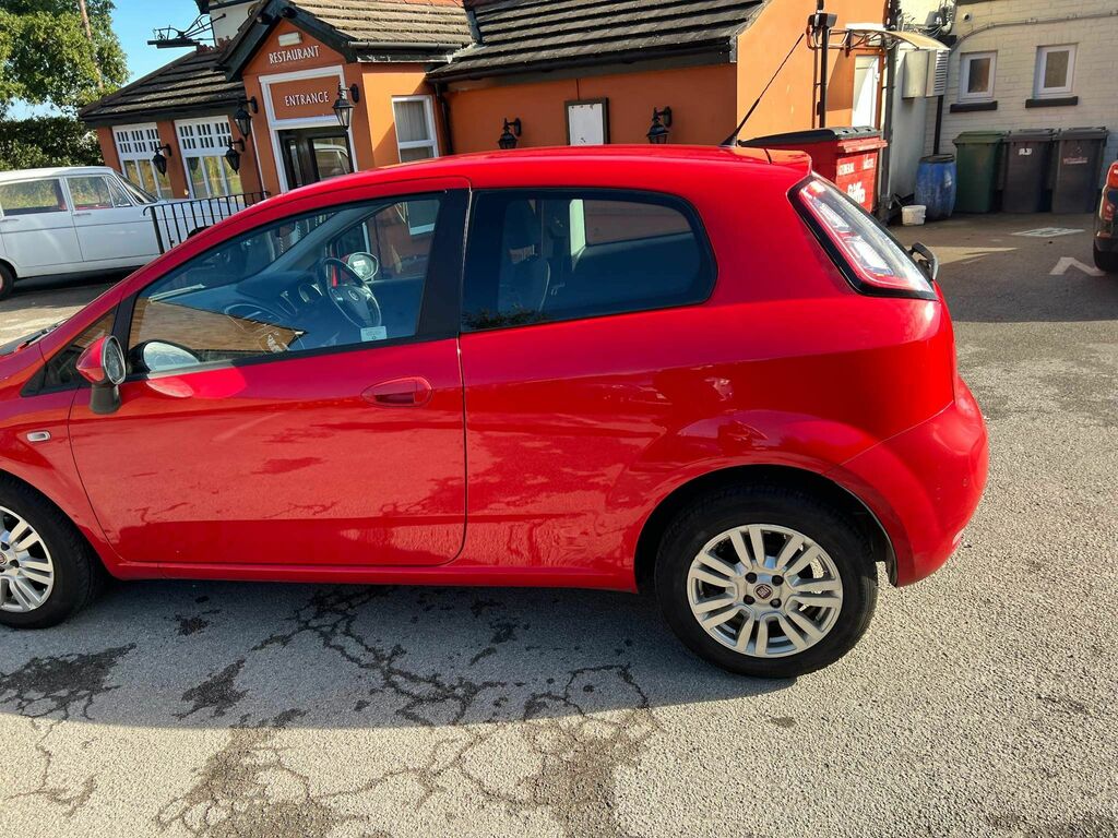 Fiat Punto Hatchback White #14