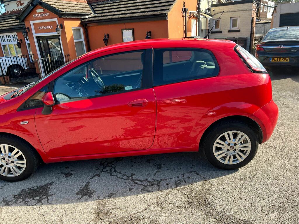 Fiat Punto Hatchback White #13