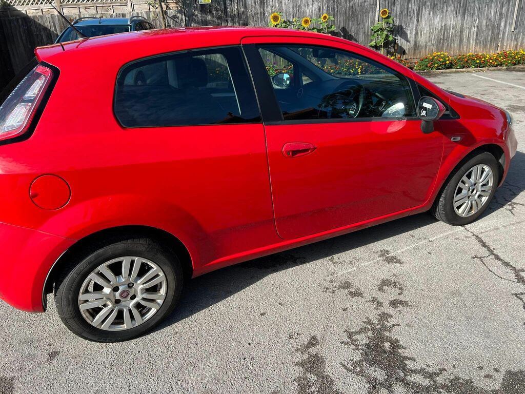 Fiat Punto Hatchback White #24