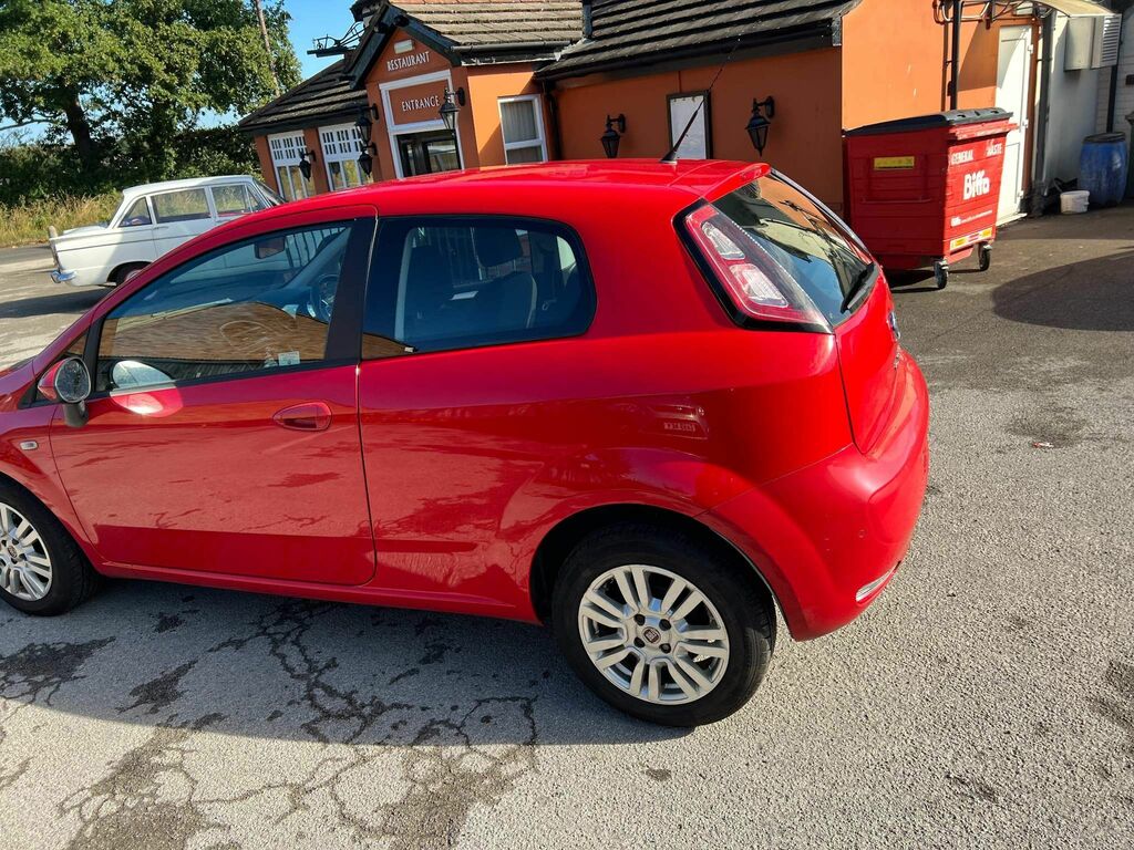 Fiat Punto Hatchback White #15