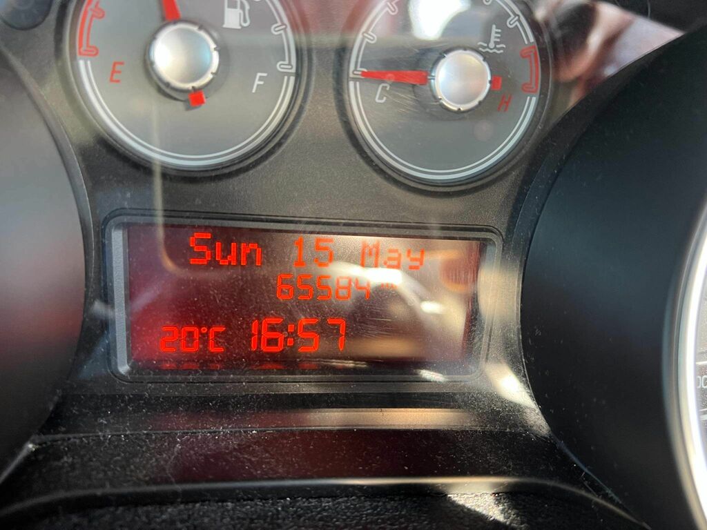 Fiat Punto Hatchback White #32