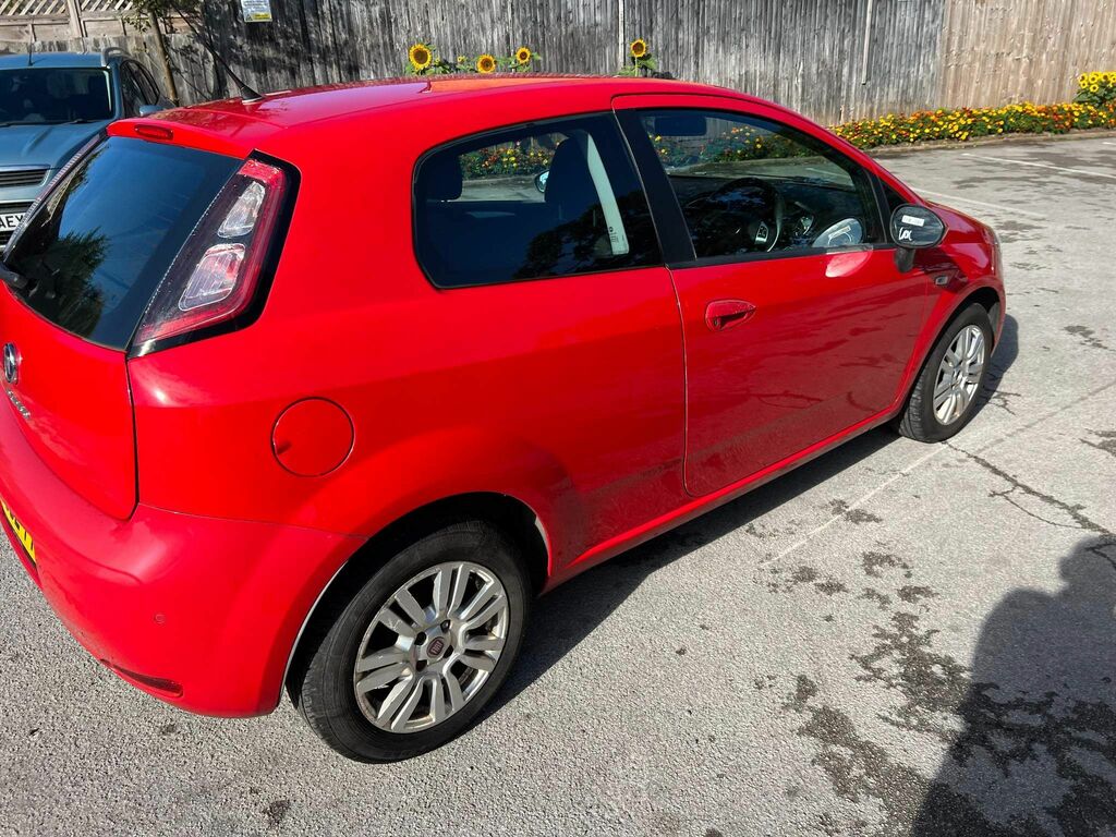 Fiat Punto Hatchback White #23