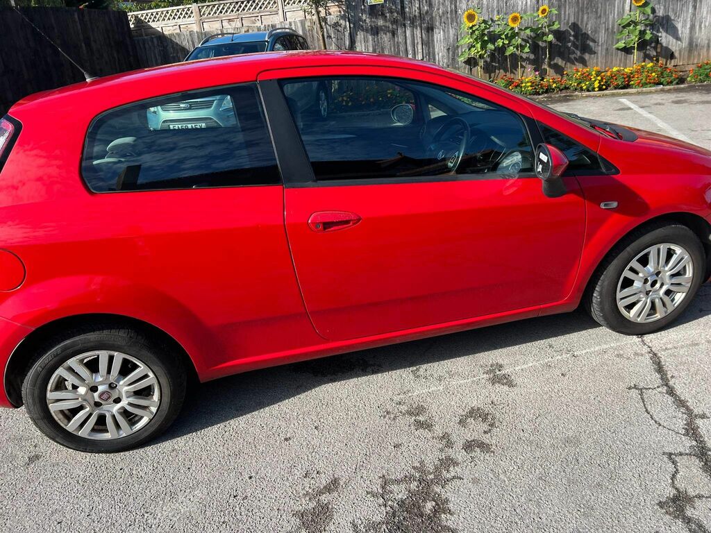 Fiat Punto Hatchback White #25