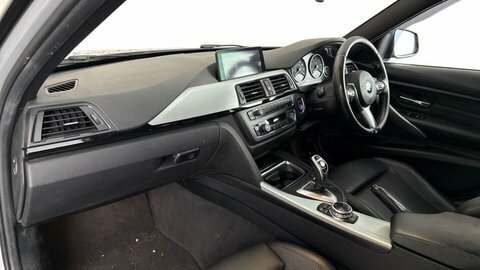 BMW 3 Series 3.0 335I Luxury 302 Bhp Red #4