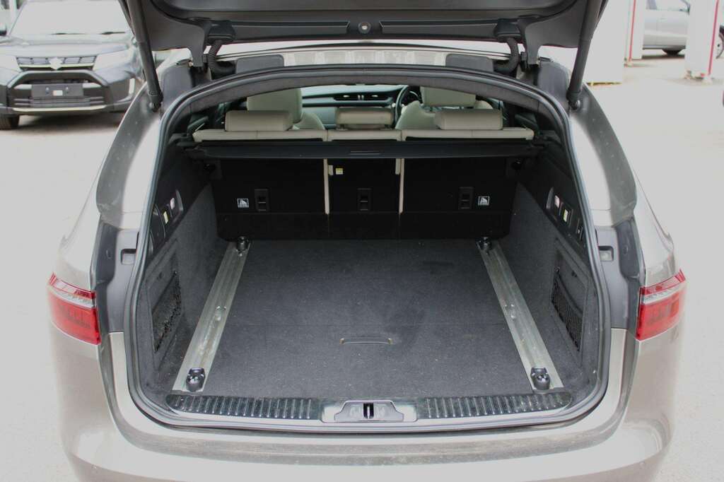 Jaguar XF 2.0D Prestige Grey #11
