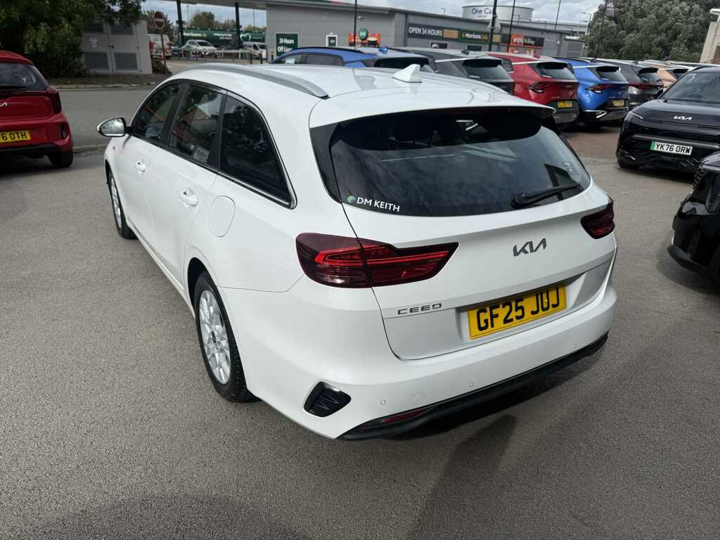 Kia Ceed 2 White #5