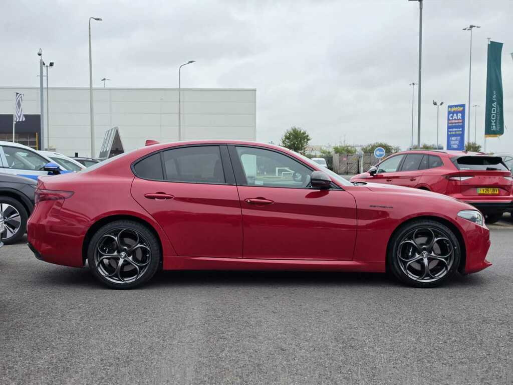 Alfa Romeo Giulia 2.0 Tb 280 Estrema Red #3