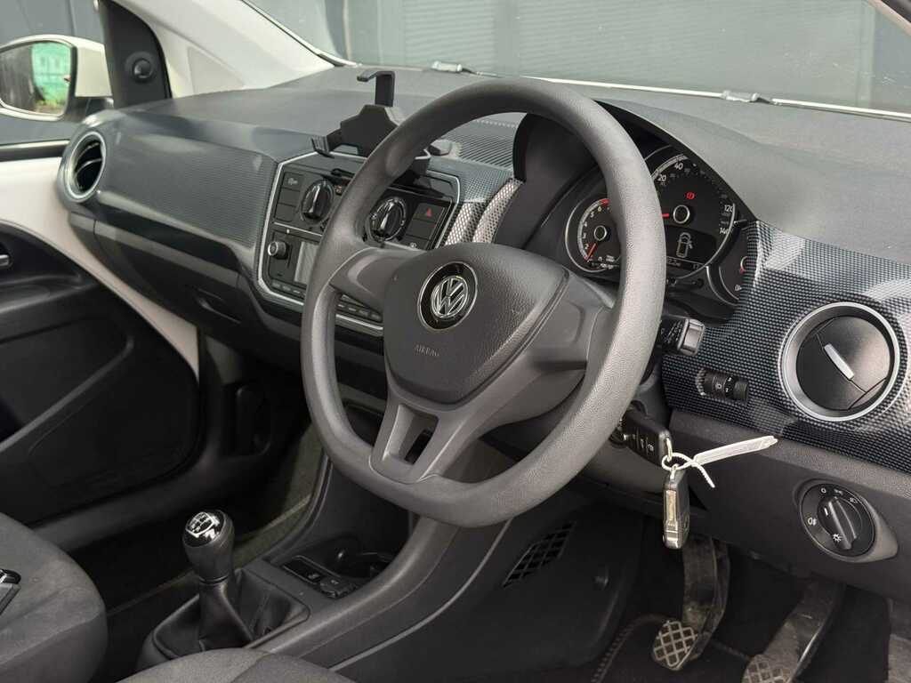 Volkswagen Up 1.0 Move Up YO19VUK White #2