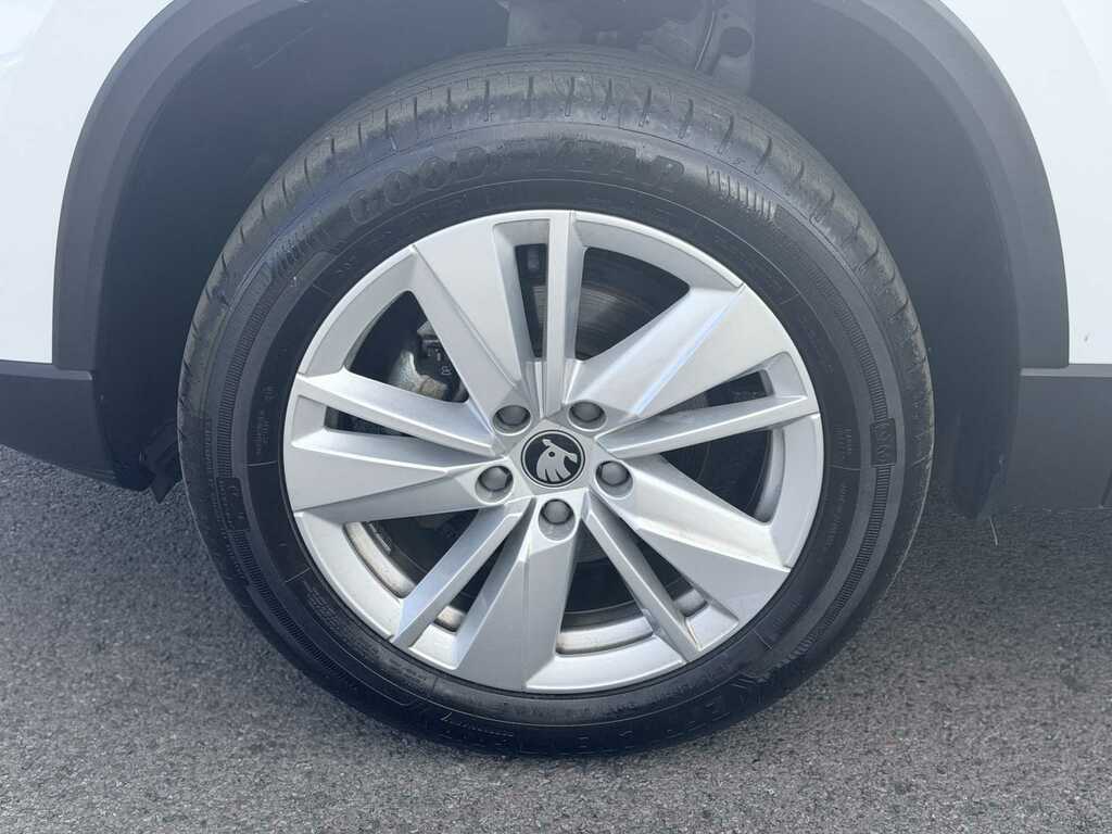 Skoda Karoq 1.0 Tsi 116 Se Edition White #5